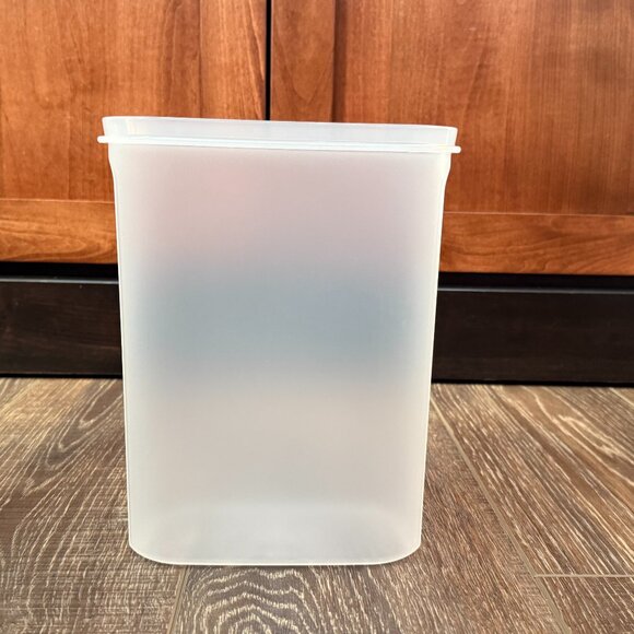 Tupperware Modular Mate Oval Keeper with Lid - Picture 6 of 11